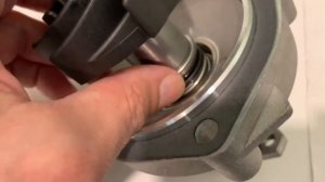 Насос-водяной-2123-полупомпа-Нива-Шевроле-Тревел