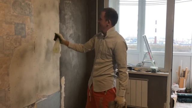 Лайфхак. Как отклеить старые обои? смотреть онлайн