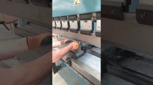 Гибочный станок для листового металла