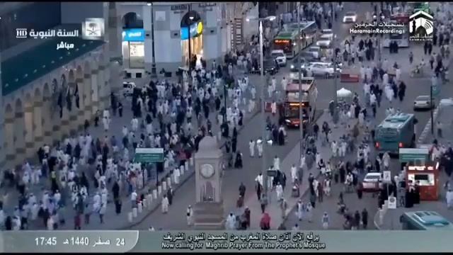 ? Азан в Медине, люди идут на намаз в мечеть посланника Аллаха ﷺ
Masjid ❤️
.
Пишем в комментариях.