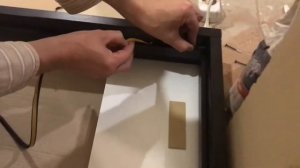 Как наклеить уплотнитель для межкомнатных дверей (P-образный)