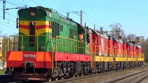 Тепловоз ЧМЭ3-1228 со сплоткой тепловозов ЧМЭ3-3529 + ЧМЭ3-1297 + ЧМЭ3-2367 + ЧМЭ3Э-6237