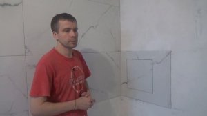 Укладка фартука из керамогранита. Люк под плитку в фартуке.