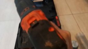 Шуруповёрт BLACK&DECKER, BDCHD18KB, ударный 18V, 40Hm. Хороший шуруповёрт для дома, сада, гаража.
