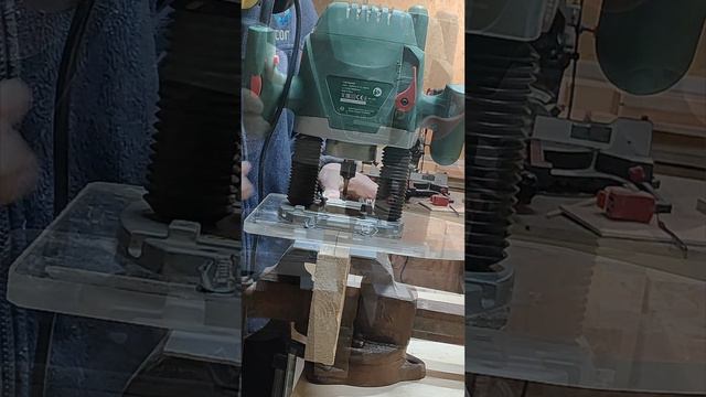 как сделать ровные пазы по центру. как вырезать круг с помощью фрезера смотреть онлайн