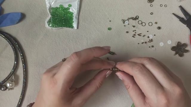 Украшение на из ювелирной сетки и силиконового шнура со стразами. Два варианта.#2.