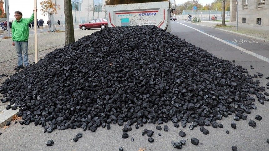 В Польшу поставили уголь, который не горит