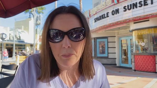 Breakfast at Starbucks | The Trolley Car Cafe - Hollywood Studios | Disney World смотреть онлайн