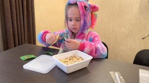 Проверили лайфхак с лапшой Доширак! Вилка увеличивается?!