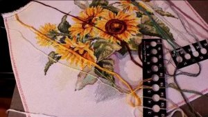 Вышивка крестиком: Оформленная картина "Подсолнухи"