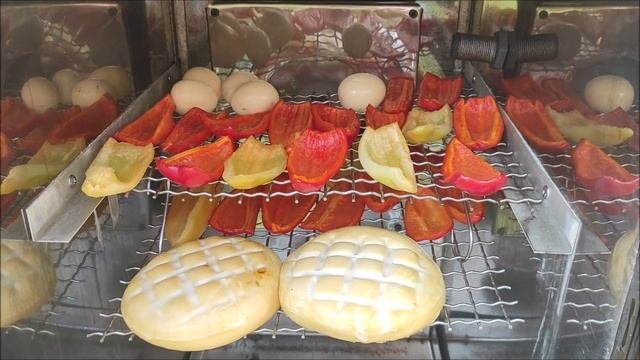 Копчёные перцы,сыр,соль,яйца.