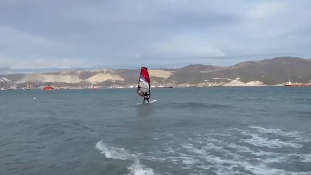 Виндсерфинг зимой на черном море