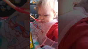 Как покормить ребёнка кашей?(1)