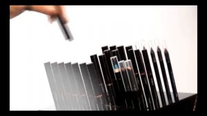 Брюнетки. Какой тон помады вам идет?