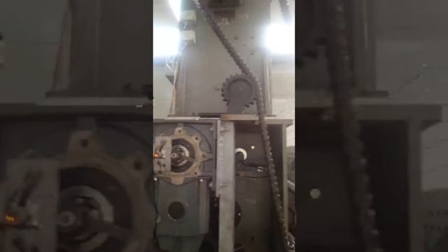 The fixed knot fence machine area /Поле для сетки с фиксированным узлом смотреть онлайн