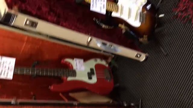 Fender Custom Shop at Black Dot Music смотреть онлайн