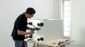 Электромеханическая система открывания Easys от Hettich. Установка в модуль с выдвижными ящиками.