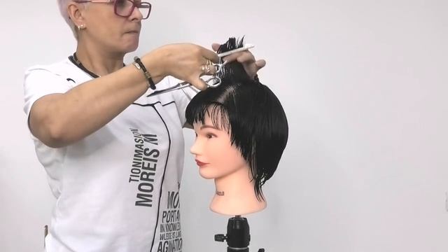 Круглая линия и круглые слои у лица. смотреть онлайн