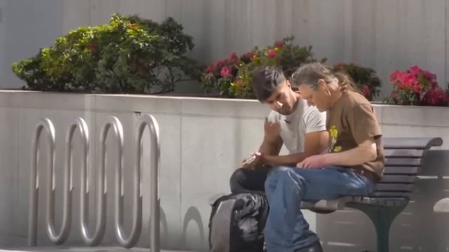 Очень добрый поступок бездомного социальный эксперимент смотреть онлайн