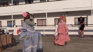 Встреча туристов с теплохода Рихард Зорге на пристани г.  Мышкин