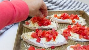 Курица с помидорами и сыром в духовке