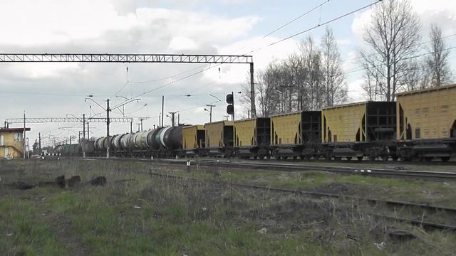 Тепловоз 2ТЭ116 с грузовым смотреть онлайн