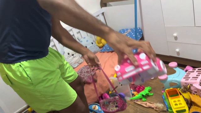 PAPAI FICOU SONAMBULO - Lara e Raul - Larinha смотреть онлайн