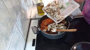 тушёная капуста с мясом и грибами