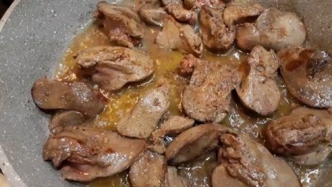 ??Печень куриная жаренная с луком?????Без муки?Вкусно и просто?Как готовить куриную печень?