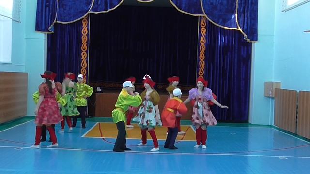 Танец «Ягодка малинка» танцевальный коллектив «Мереке» средняя группа. Руководитель Брынская О. А.