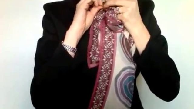 Как завязать платок, узел водопад с помощью пряжки. смотреть онлайн