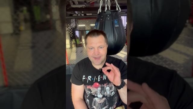Снова по теме боксёрских перчаток #бокс #тренерпобоксу #боксонлайн смотреть онлайн
