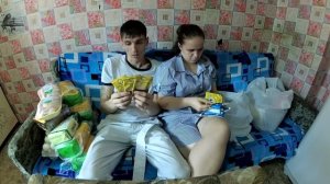 ВЫЖИТЬ МЕСЯЦ НА 2000 РУБЛЕЙ В РОССИИ / ПРОДУКТЫ НА МЕСЯЦ