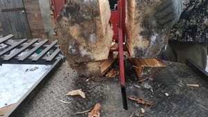 Гидравлический дровокол. Колка берёзового полена на 4 части