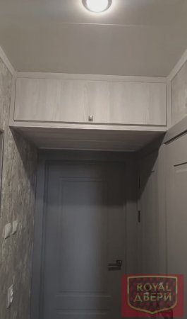 - Антресоли же все ломают-это пылесборник 🤭 - А ты убирайся чаще😃.Роял-двери.