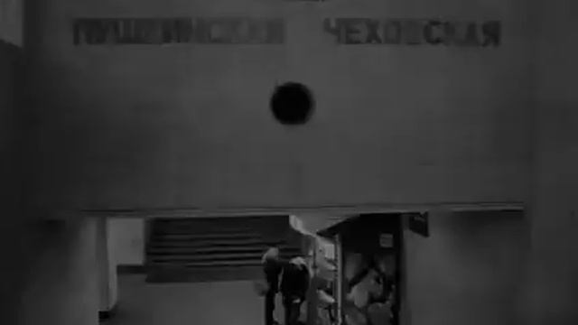 ВОСКРЕСНАЯ КОЛЫБЕЛЬНАЯ смотреть онлайн