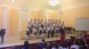 Тает снег на школьной крыше