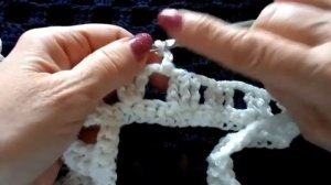 Вязаное пончо крючком.