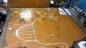 Подставки для цветов из металла украсят ваш сад.