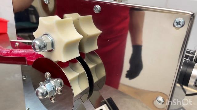ФОРМОВОЧНАЯ МАШИНА С НОВЫМИ РЕЖУЩИМИ РОЛИКАМИ / CUSHION CUTTER MACHINE WITH NEW FORMING ROLLERS