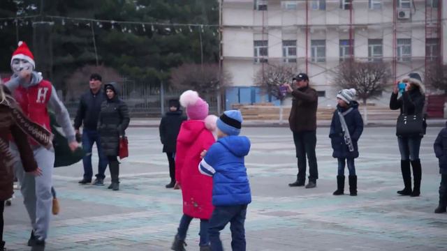 НОВОГОДНИЙ ФЛЕШМОБ смотреть онлайн