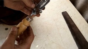 Разводное устройство для пилы по дереву (Wood saw spanner)