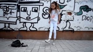 8 Years old Girl Dance Shuffle ( ALAN WALKER DARKSIDE  )