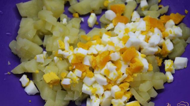 Окрошка с ветчиной и зернистой горчицей