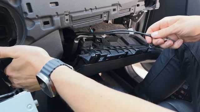 Wireless CarPlay And Wireless AndroidAuto In Mercedes GLK 2013, 2014 And 2015