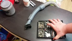 Чистим от пыли мелкие детали. Насадка на пылесос своими руками!