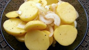 Сельдь запеченная с картофелем и луком