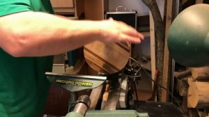 Как склеить и выточить тарелки из деревянных обрезков.