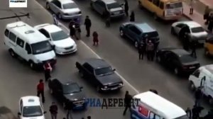 В Махачкале бронированный крузак влетел в пассажирскую Газель