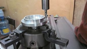 Фрезерование в трехкулачковом токарном патроне